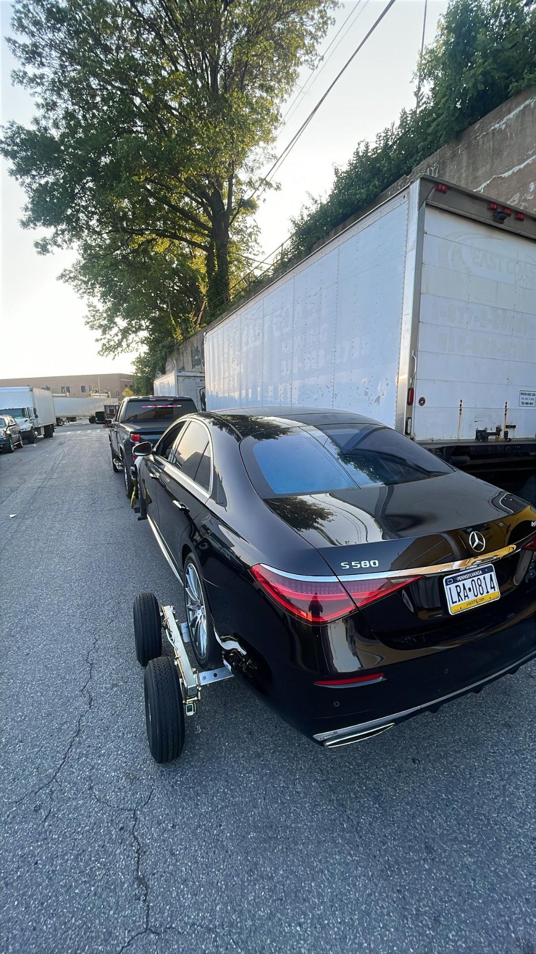 Mercedes S580 being towed professionally